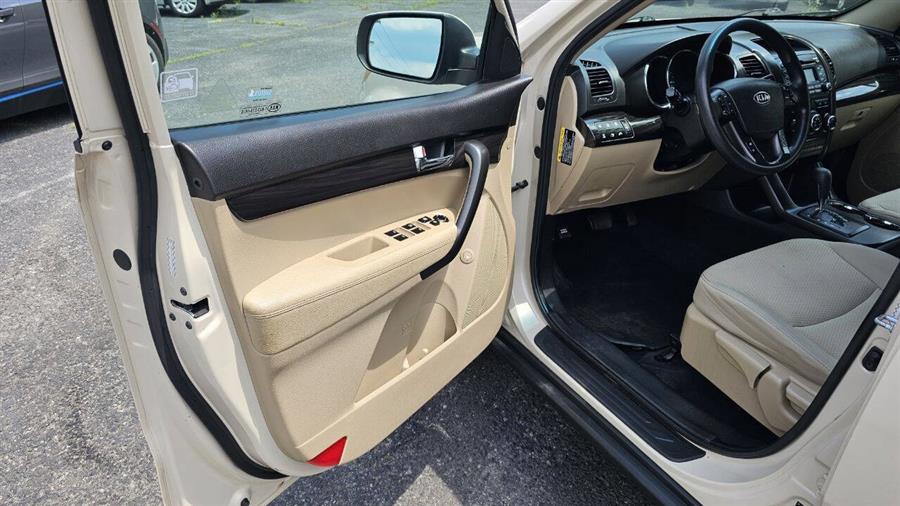 2011 Kia Sorento LX AWD 4dr SUV, available for sale in Wolcott, New York | Auto Hunter CNY. Wolcott, New York 2011 Kia Sorento LX AWD 4dr SUV, available for sale in Wolcott, New York | Auto Hunter CNY. Wolcott, New York