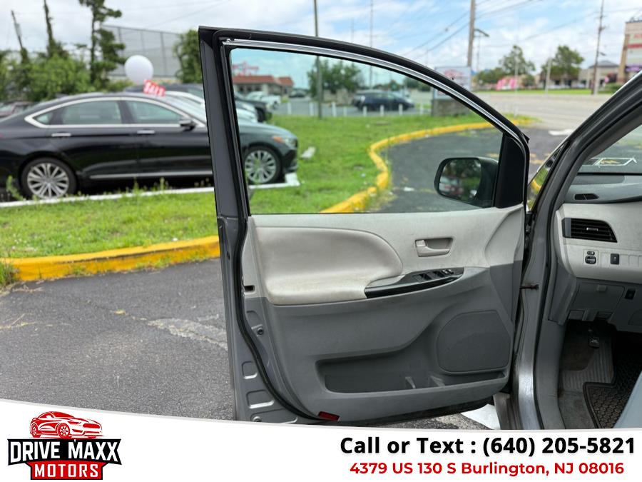 2014 Toyota Sienna 5dr 7-Pass Van V6 LE AAS FWD (Natl), available for sale in Burlington, New Jersey | Drive Maxx Motors. Burlington, New Jersey 2014 Toyota Sienna 5dr 7-Pass Van V6 LE AAS FWD (Natl), available for sale in Burlington, New Jersey | Drive Maxx Motors. Burlington, New Jersey
