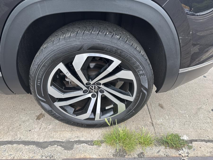 2022 Volkswagen Atlas Cross Sport 2.0T SEL 4MOTION, available for sale in Hempstead, New York | VIP Auto Credit Express. Hempstead, New York 2022 Volkswagen Atlas Cross Sport 2.0T SEL 4MOTION, available for sale in Hempstead, New York | VIP Auto Credit Express. Hempstead, New York