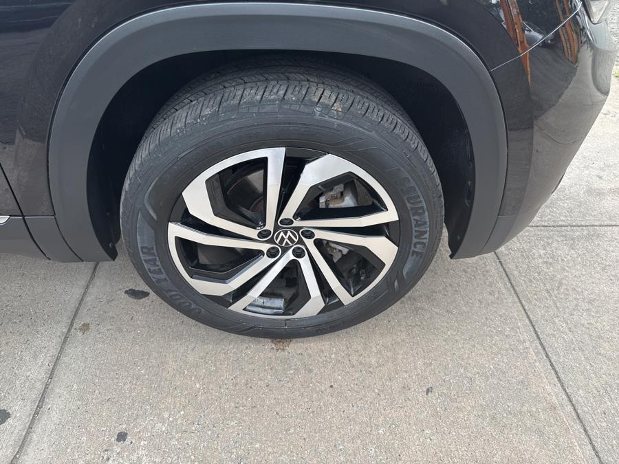 2022 Volkswagen Atlas Cross Sport 2.0T SEL 4MOTION, available for sale in Hempstead, New York | VIP Auto Credit Express. Hempstead, New York 2022 Volkswagen Atlas Cross Sport 2.0T SEL 4MOTION, available for sale in Hempstead, New York | VIP Auto Credit Express. Hempstead, New York