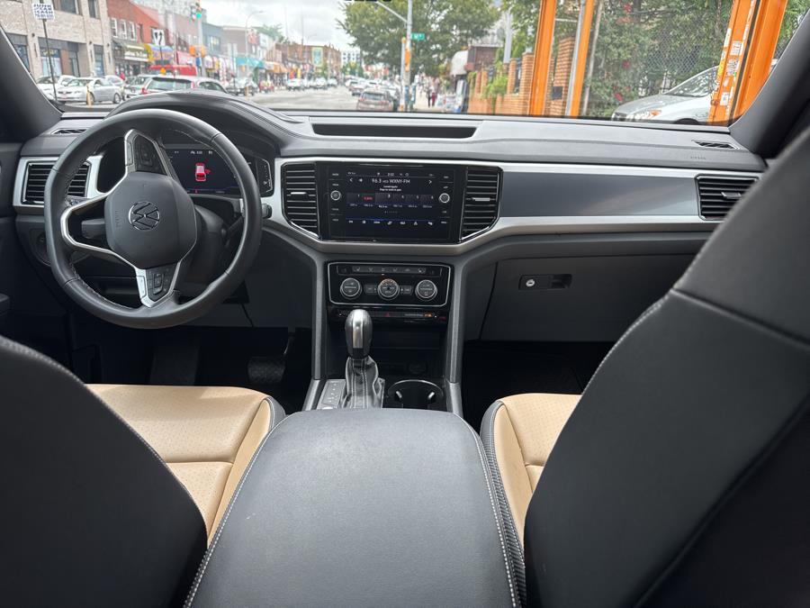 2022 Volkswagen Atlas Cross Sport 2.0T SEL 4MOTION, available for sale in Hempstead, New York | VIP Auto Credit Express. Hempstead, New York 2022 Volkswagen Atlas Cross Sport 2.0T SEL 4MOTION, available for sale in Hempstead, New York | VIP Auto Credit Express. Hempstead, New York