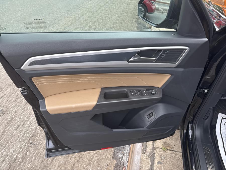 2022 Volkswagen Atlas Cross Sport 2.0T SEL 4MOTION, available for sale in Hempstead, New York | VIP Auto Credit Express. Hempstead, New York 2022 Volkswagen Atlas Cross Sport 2.0T SEL 4MOTION, available for sale in Hempstead, New York | VIP Auto Credit Express. Hempstead, New York