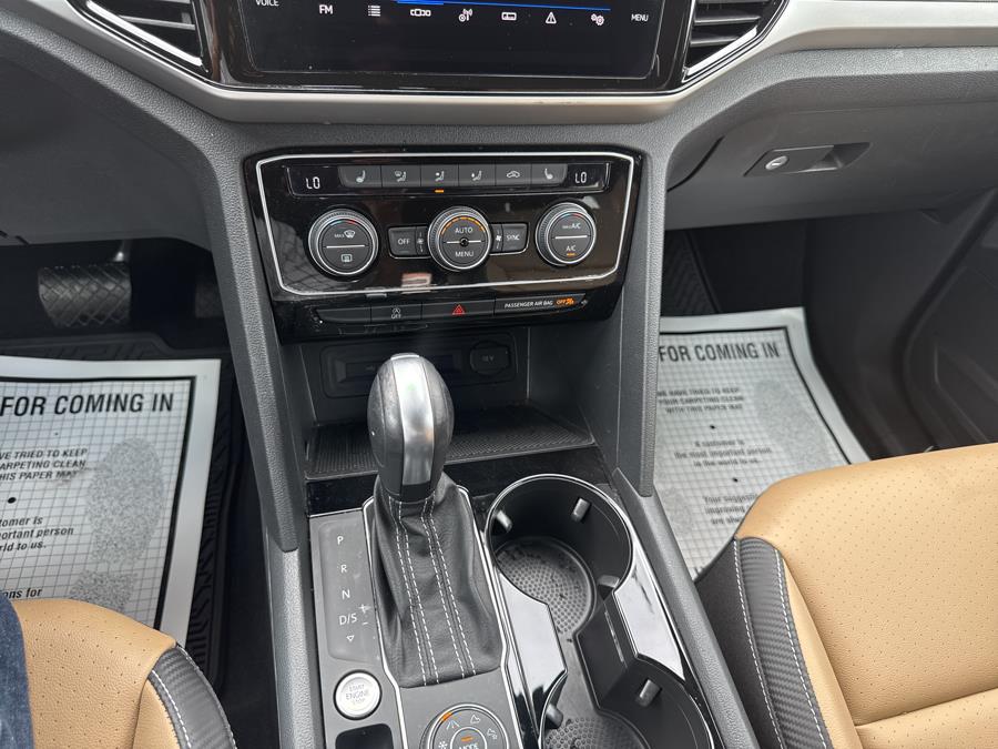 2022 Volkswagen Atlas Cross Sport 2.0T SEL 4MOTION, available for sale in Hempstead, New York | VIP Auto Credit Express. Hempstead, New York 2022 Volkswagen Atlas Cross Sport 2.0T SEL 4MOTION, available for sale in Hempstead, New York | VIP Auto Credit Express. Hempstead, New York