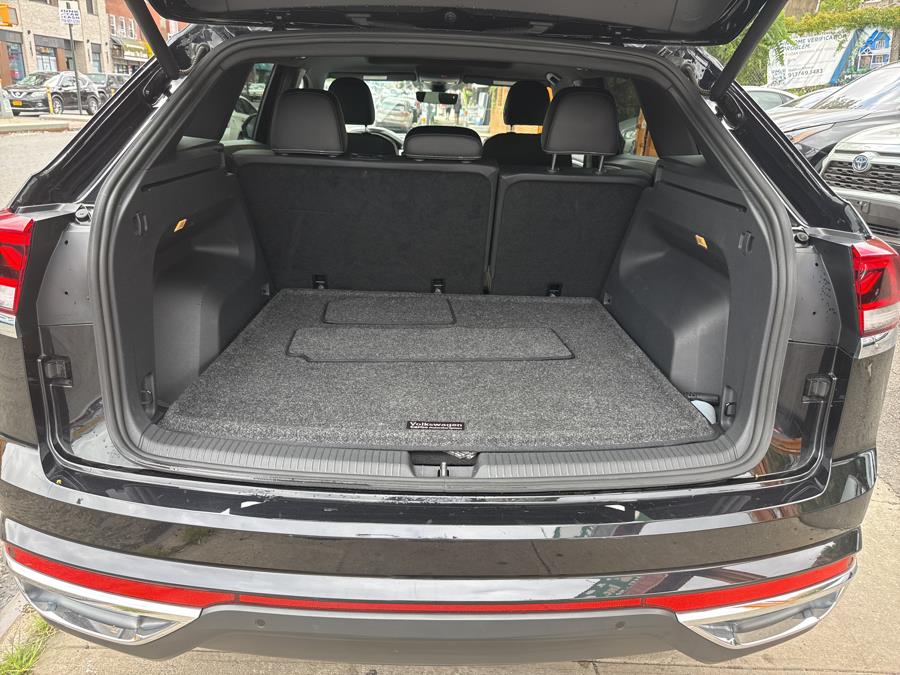2022 Volkswagen Atlas Cross Sport 2.0T SEL 4MOTION, available for sale in Hempstead, New York | VIP Auto Credit Express. Hempstead, New York 2022 Volkswagen Atlas Cross Sport 2.0T SEL 4MOTION, available for sale in Hempstead, New York | VIP Auto Credit Express. Hempstead, New York