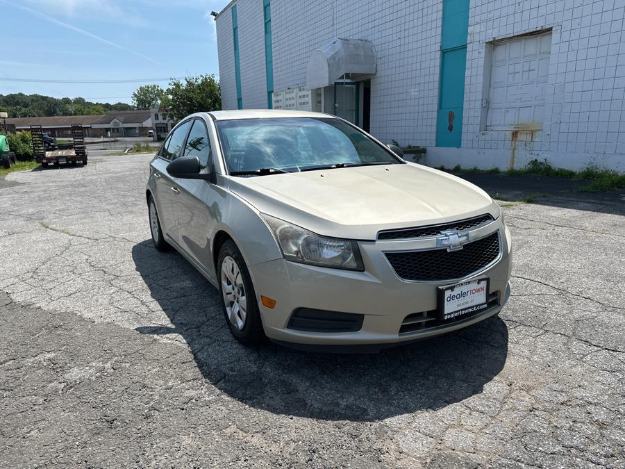 Used 2014 Chevrolet Cruze in Milford, Connecticut | Dealertown Auto Wholesalers. Milford, Connecticut