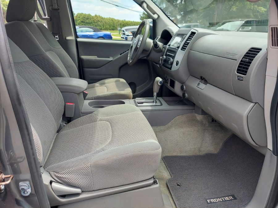 2016 Nissan Frontier 4WD Crew Cab SWB Auto SV, available for sale in East Windsor, Connecticut | United Auto Sales of E Windsor, Inc. East Windsor, Connecticut 2016 Nissan Frontier 4WD Crew Cab SWB Auto SV, available for sale in East Windsor, Connecticut | United Auto Sales of E Windsor, Inc. East Windsor, Connecticut