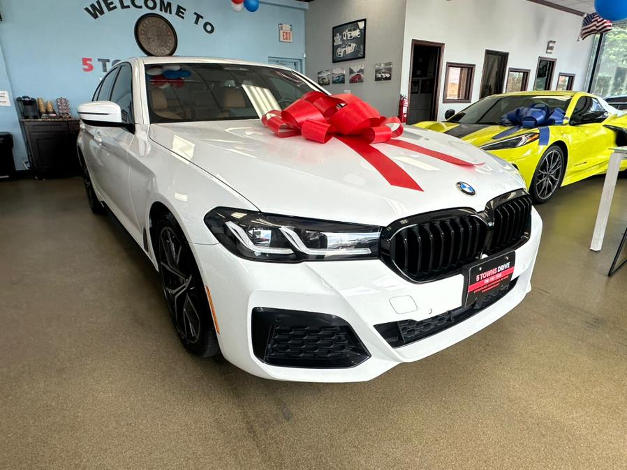 2022 BMW 5 Series 530i xDrive Sedan/ M/Sport, available for sale in Inwood, New York | 5 Towns Drive. Inwood, New York 2022 BMW 5 Series 530i xDrive Sedan/ M/Sport, available for sale in Inwood, New York | 5 Towns Drive. Inwood, New York