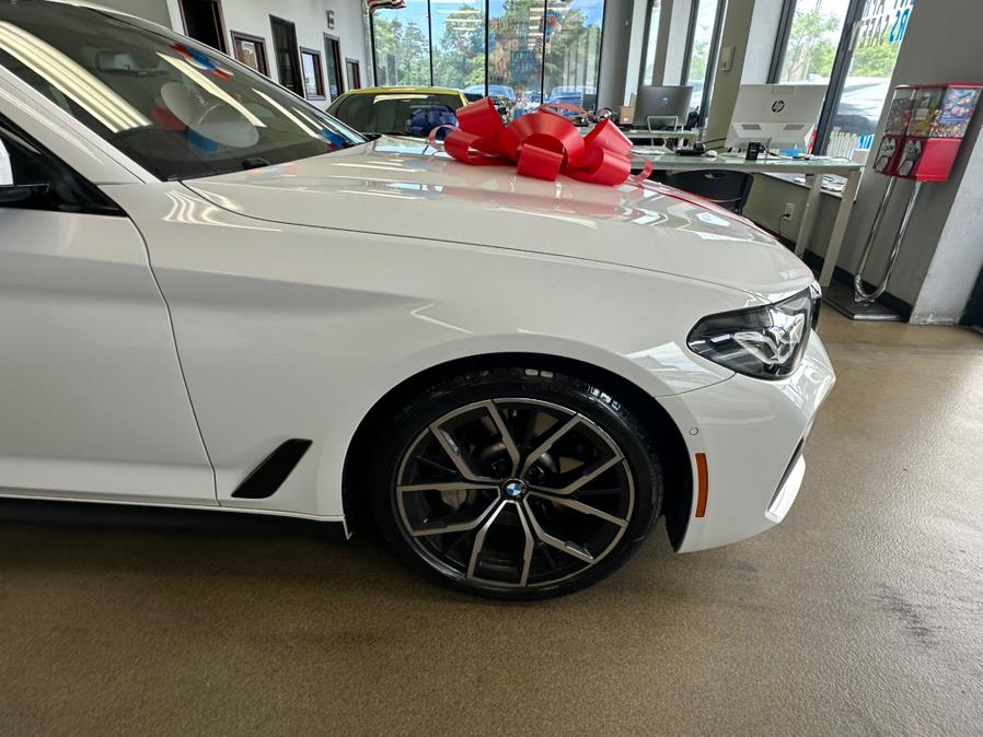 2022 BMW 5 Series 530i xDrive Sedan/ M/Sport, available for sale in Inwood, New York | 5 Towns Drive. Inwood, New York 2022 BMW 5 Series 530i xDrive Sedan/ M/Sport, available for sale in Inwood, New York | 5 Towns Drive. Inwood, New York