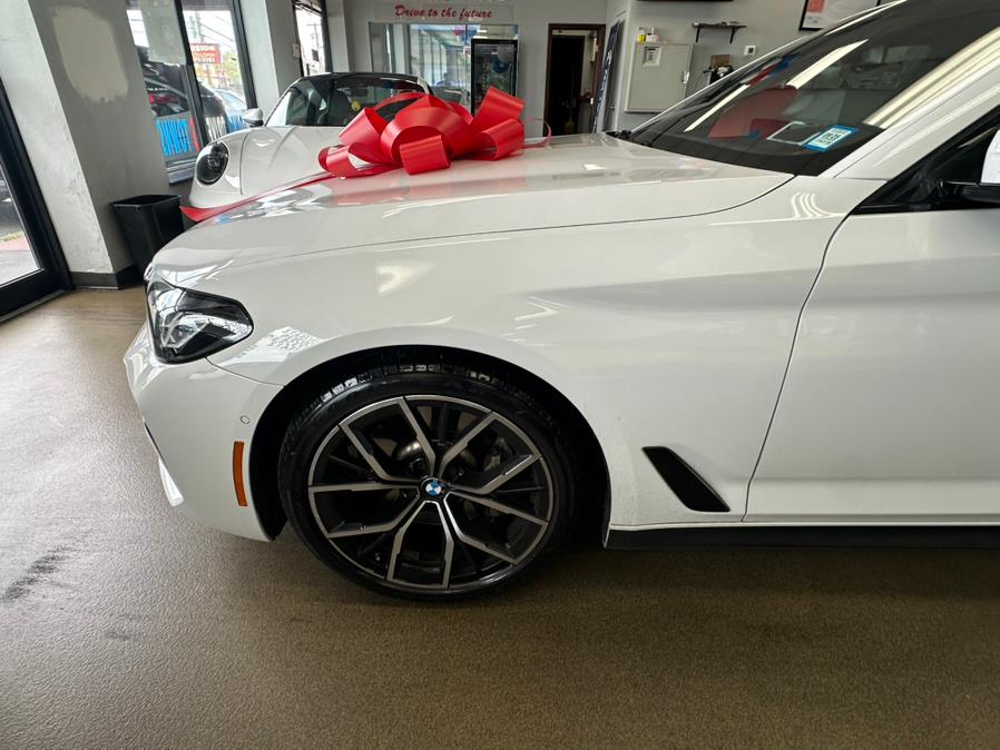 2022 BMW 5 Series 530i xDrive Sedan/ M/Sport, available for sale in Inwood, New York | 5 Towns Drive. Inwood, New York 2022 BMW 5 Series 530i xDrive Sedan/ M/Sport, available for sale in Inwood, New York | 5 Towns Drive. Inwood, New York
