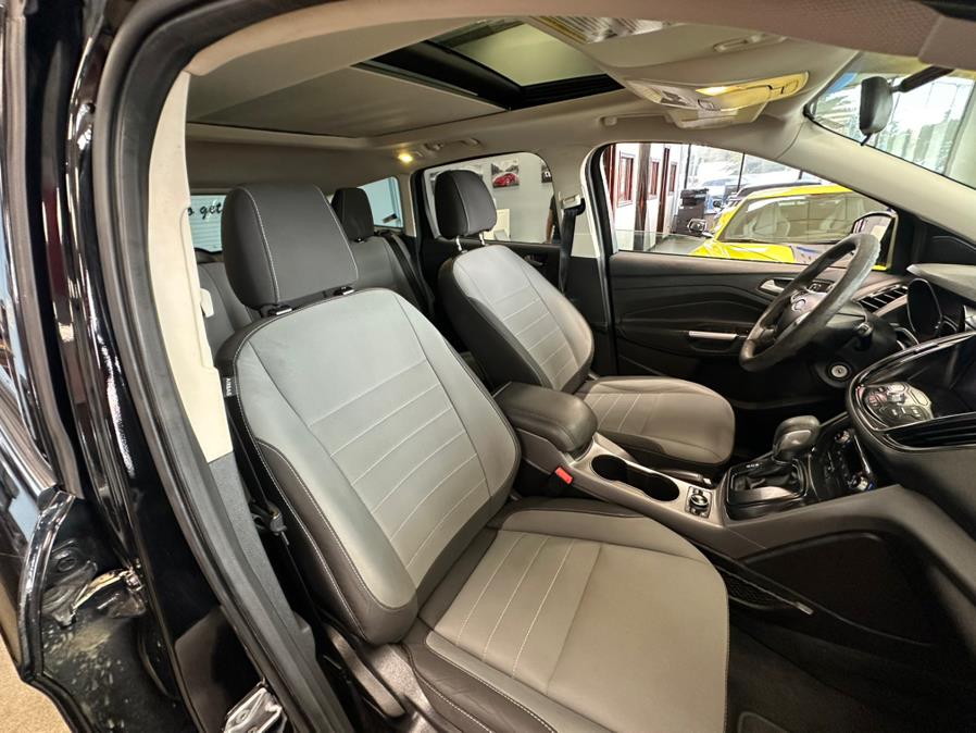 2016 Ford Escape 4WD 4dr SE, available for sale in Inwood, New York | 5 Towns Drive. Inwood, New York 2016 Ford Escape 4WD 4dr SE, available for sale in Inwood, New York | 5 Towns Drive. Inwood, New York