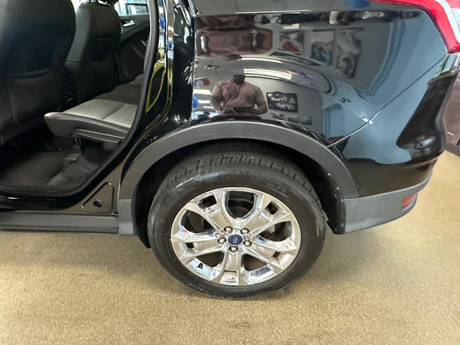 2016 Ford Escape 4WD 4dr SE, available for sale in Inwood, New York | 5 Towns Drive. Inwood, New York 2016 Ford Escape 4WD 4dr SE, available for sale in Inwood, New York | 5 Towns Drive. Inwood, New York