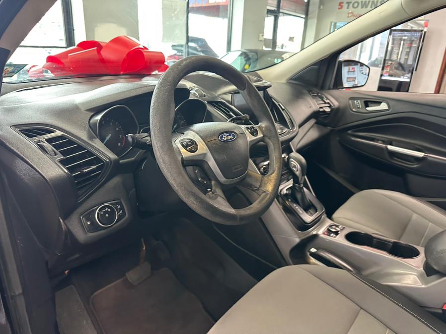 2016 Ford Escape 4WD 4dr SE, available for sale in Inwood, New York | 5 Towns Drive. Inwood, New York 2016 Ford Escape 4WD 4dr SE, available for sale in Inwood, New York | 5 Towns Drive. Inwood, New York