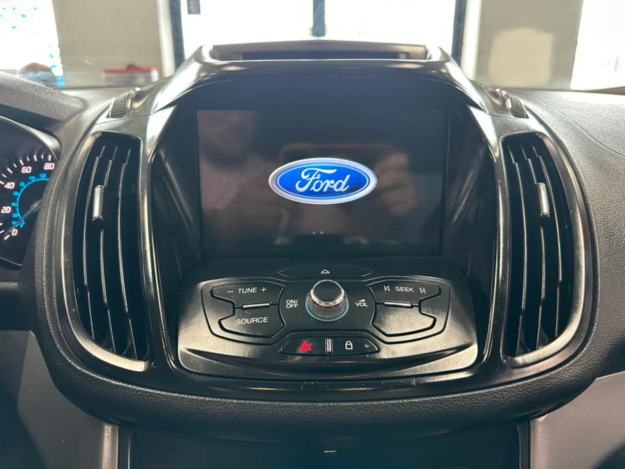 2016 Ford Escape 4WD 4dr SE, available for sale in Inwood, New York | 5 Towns Drive. Inwood, New York 2016 Ford Escape 4WD 4dr SE, available for sale in Inwood, New York | 5 Towns Drive. Inwood, New York