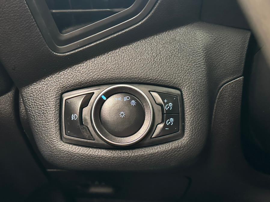 2016 Ford Escape 4WD 4dr SE, available for sale in Inwood, New York | 5 Towns Drive. Inwood, New York 2016 Ford Escape 4WD 4dr SE, available for sale in Inwood, New York | 5 Towns Drive. Inwood, New York