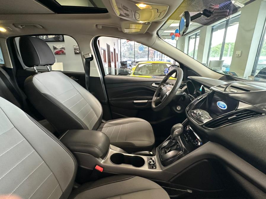 2016 Ford Escape 4WD 4dr SE, available for sale in Inwood, New York | 5 Towns Drive. Inwood, New York 2016 Ford Escape 4WD 4dr SE, available for sale in Inwood, New York | 5 Towns Drive. Inwood, New York