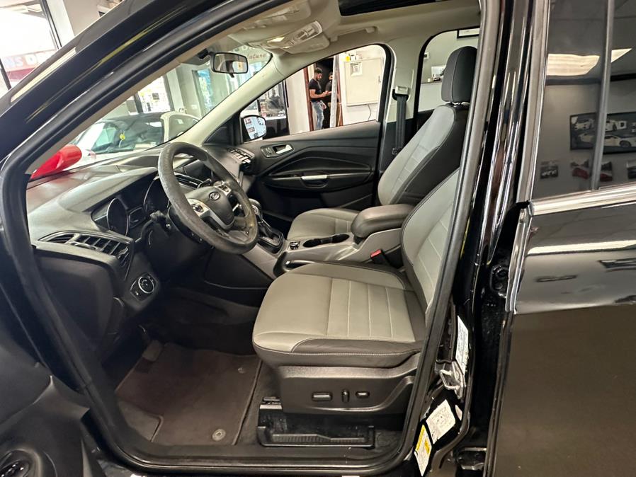 2016 Ford Escape 4WD 4dr SE, available for sale in Inwood, New York | 5 Towns Drive. Inwood, New York 2016 Ford Escape 4WD 4dr SE, available for sale in Inwood, New York | 5 Towns Drive. Inwood, New York