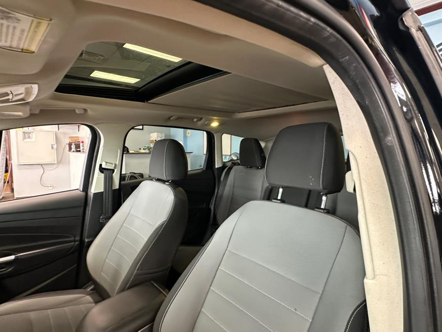 2016 Ford Escape 4WD 4dr SE, available for sale in Inwood, New York | 5 Towns Drive. Inwood, New York 2016 Ford Escape 4WD 4dr SE, available for sale in Inwood, New York | 5 Towns Drive. Inwood, New York