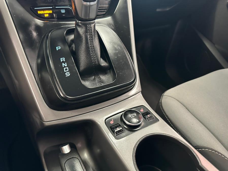 2016 Ford Escape 4WD 4dr SE, available for sale in Inwood, New York | 5 Towns Drive. Inwood, New York 2016 Ford Escape 4WD 4dr SE, available for sale in Inwood, New York | 5 Towns Drive. Inwood, New York