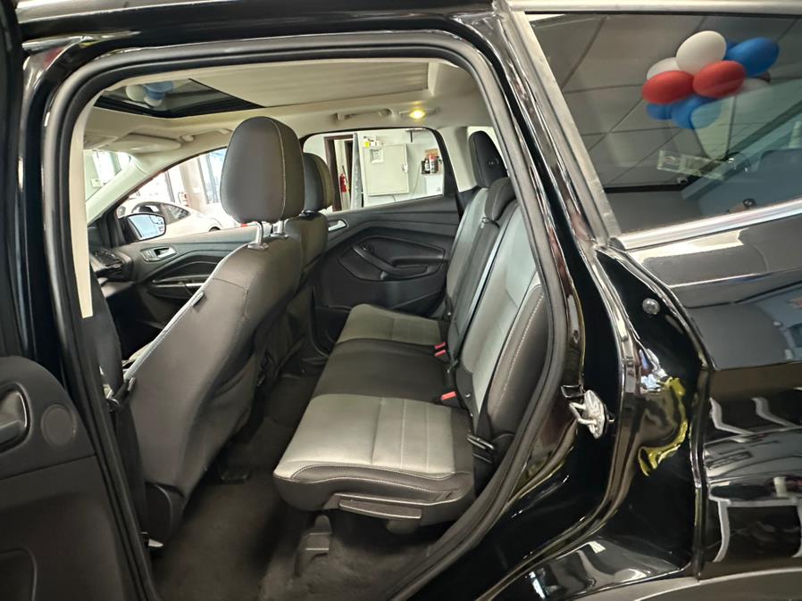 2016 Ford Escape 4WD 4dr SE, available for sale in Inwood, New York | 5 Towns Drive. Inwood, New York 2016 Ford Escape 4WD 4dr SE, available for sale in Inwood, New York | 5 Towns Drive. Inwood, New York