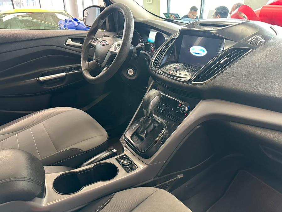 2016 Ford Escape 4WD 4dr SE, available for sale in Inwood, New York | 5 Towns Drive. Inwood, New York 2016 Ford Escape 4WD 4dr SE, available for sale in Inwood, New York | 5 Towns Drive. Inwood, New York