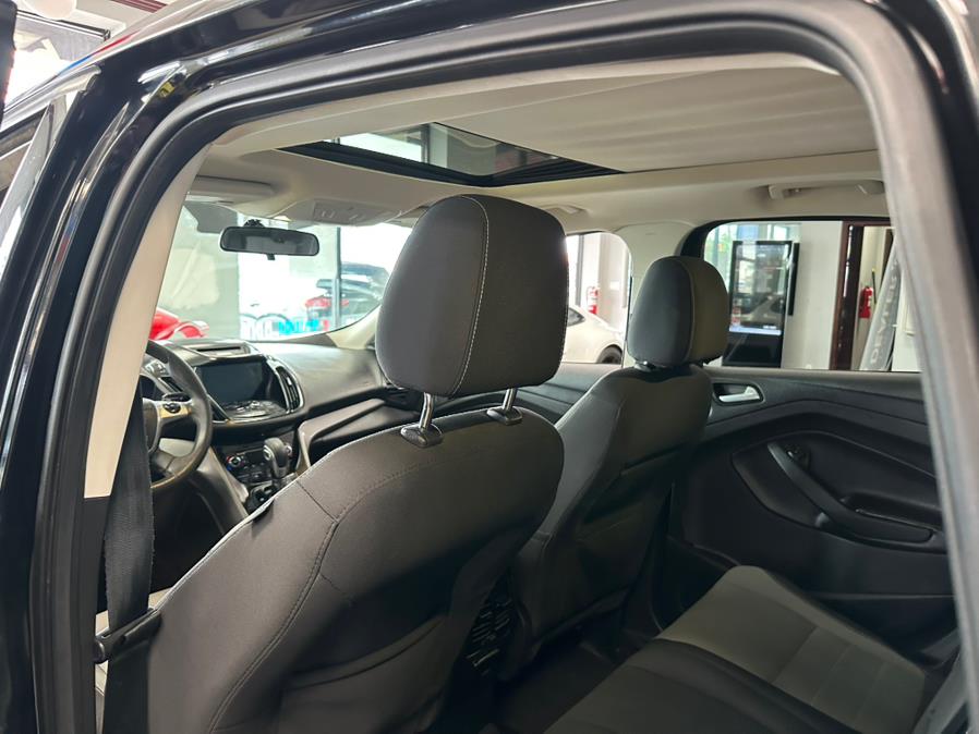 2016 Ford Escape 4WD 4dr SE, available for sale in Inwood, New York | 5 Towns Drive. Inwood, New York 2016 Ford Escape 4WD 4dr SE, available for sale in Inwood, New York | 5 Towns Drive. Inwood, New York