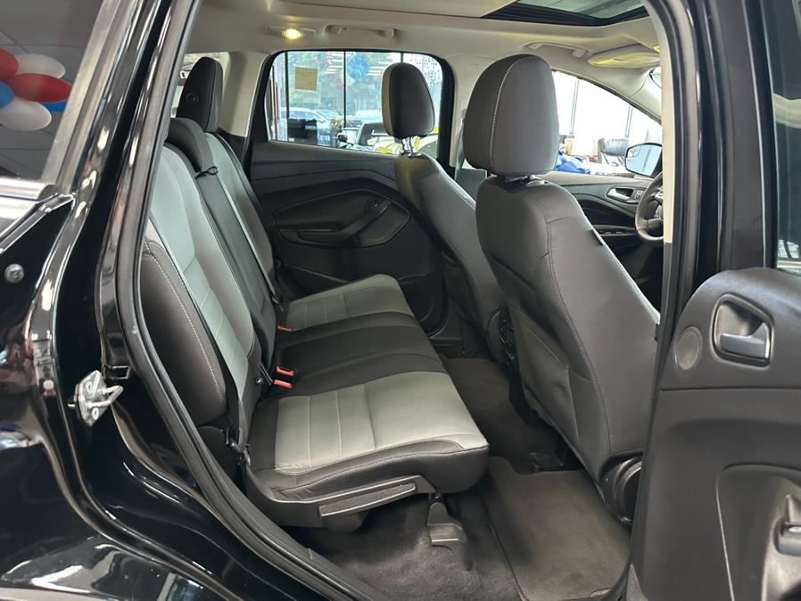 2016 Ford Escape 4WD 4dr SE, available for sale in Inwood, New York | 5 Towns Drive. Inwood, New York 2016 Ford Escape 4WD 4dr SE, available for sale in Inwood, New York | 5 Towns Drive. Inwood, New York