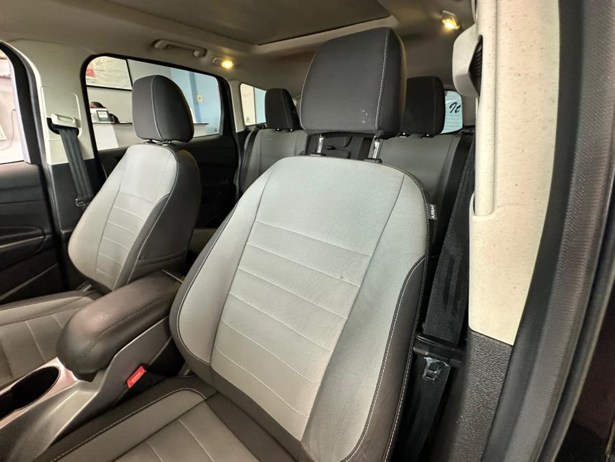 2016 Ford Escape 4WD 4dr SE, available for sale in Inwood, New York | 5 Towns Drive. Inwood, New York 2016 Ford Escape 4WD 4dr SE, available for sale in Inwood, New York | 5 Towns Drive. Inwood, New York