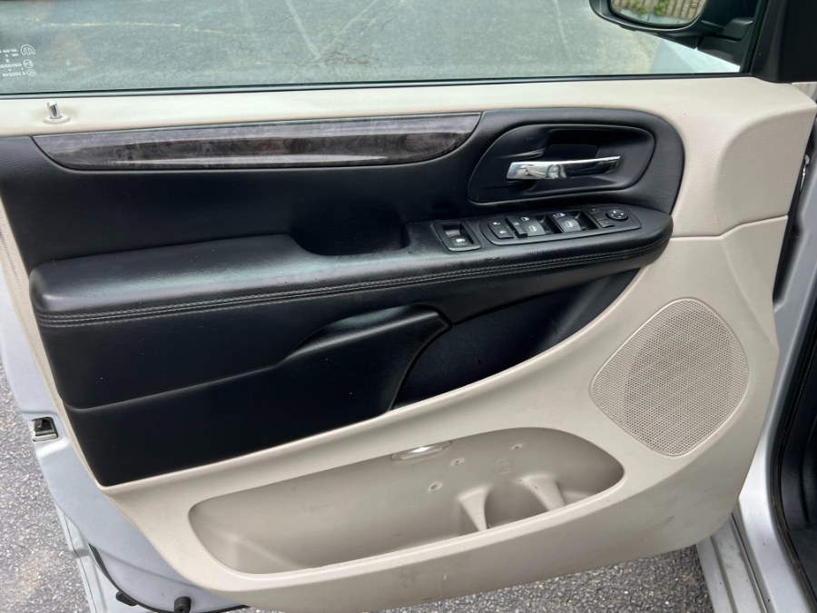 2012 Dodge Grand Caravan 4dr Wgn SXT, available for sale in Westfield, Massachusetts | Auto Wings Cop. Westfield, Massachusetts 2012 Dodge Grand Caravan 4dr Wgn SXT, available for sale in Westfield, Massachusetts | Auto Wings Cop. Westfield, Massachusetts