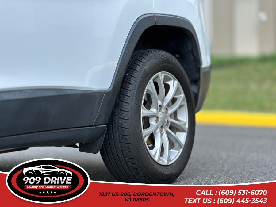 2019 Jeep Cherokee Latitude FWD, available for sale in BORDENTOWN, New Jersey | 909 Drive. BORDENTOWN, New Jersey 2019 Jeep Cherokee Latitude FWD, available for sale in BORDENTOWN, New Jersey | 909 Drive. BORDENTOWN, New Jersey