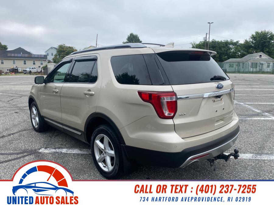 2017 Ford Explorer XLT photo 3