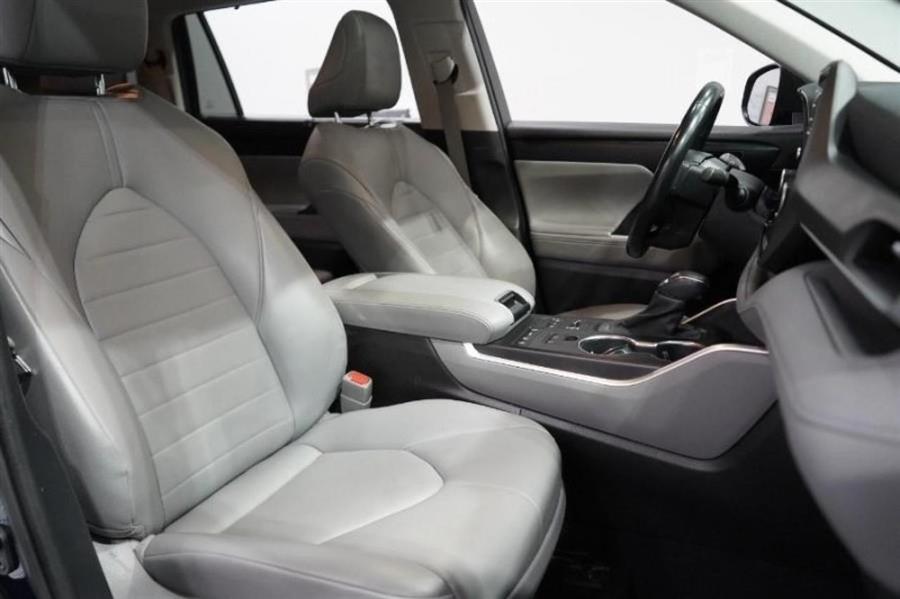 2021 Toyota Highlander XLE, available for sale in Woodside, New York | Drive Central. Woodside, New York 2021 Toyota Highlander XLE, available for sale in Woodside, New York | Drive Central. Woodside, New York