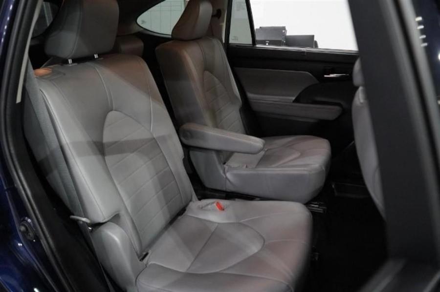 2021 Toyota Highlander XLE, available for sale in Woodside, New York | Drive Central. Woodside, New York 2021 Toyota Highlander XLE, available for sale in Woodside, New York | Drive Central. Woodside, New York