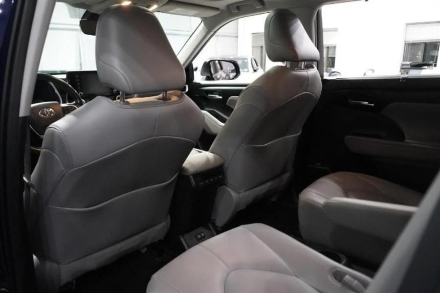 2021 Toyota Highlander XLE, available for sale in Woodside, New York | Drive Central. Woodside, New York 2021 Toyota Highlander XLE, available for sale in Woodside, New York | Drive Central. Woodside, New York