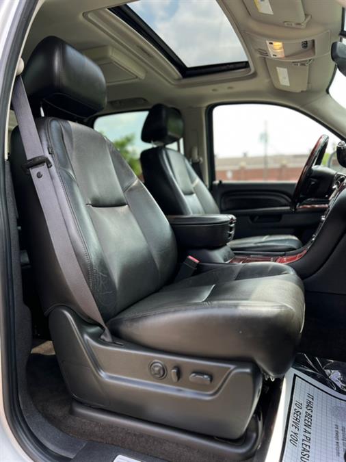 2011 Cadillac Escalade EXT AWD 4dr Luxury, available for sale in Paterson, New Jersey | Speedway Motors LLC. Paterson, New Jersey 2011 Cadillac Escalade EXT AWD 4dr Luxury, available for sale in Paterson, New Jersey | Speedway Motors LLC. Paterson, New Jersey