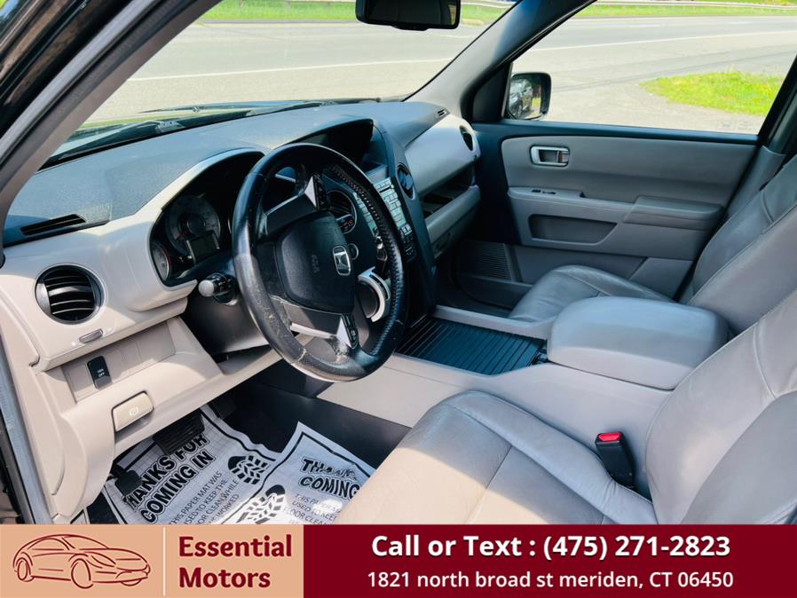 2011 Honda Pilot 4WD 4dr EX-L, available for sale in Meriden, Connecticut | Essential Motors. Meriden, Connecticut 2011 Honda Pilot 4WD 4dr EX-L, available for sale in Meriden, Connecticut | Essential Motors. Meriden, Connecticut
