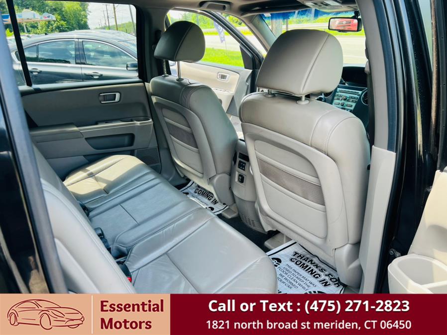 2011 Honda Pilot 4WD 4dr EX-L, available for sale in Meriden, Connecticut | Essential Motors. Meriden, Connecticut 2011 Honda Pilot 4WD 4dr EX-L, available for sale in Meriden, Connecticut | Essential Motors. Meriden, Connecticut