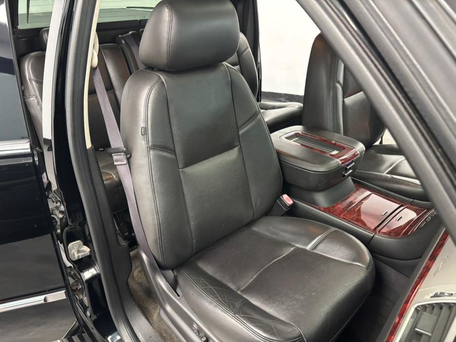 2013 Cadillac Escalade EXT AWD 4dr Luxury, available for sale in Elizabeth, New Jersey | Dream Auto Group. Elizabeth, New Jersey 2013 Cadillac Escalade EXT AWD 4dr Luxury, available for sale in Elizabeth, New Jersey | Dream Auto Group. Elizabeth, New Jersey
