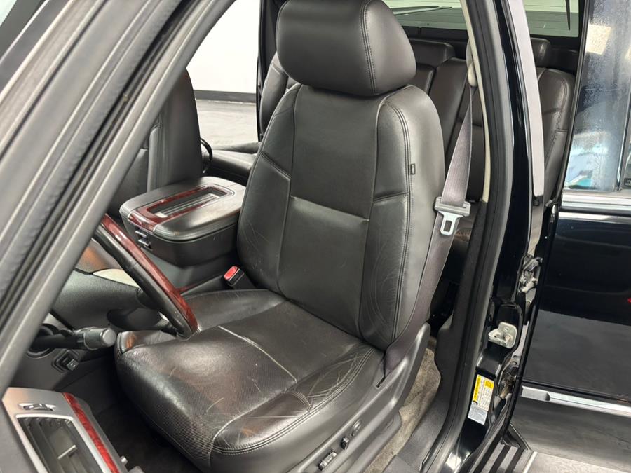 2013 Cadillac Escalade EXT AWD 4dr Luxury, available for sale in Elizabeth, New Jersey | Dream Auto Group. Elizabeth, New Jersey 2013 Cadillac Escalade EXT AWD 4dr Luxury, available for sale in Elizabeth, New Jersey | Dream Auto Group. Elizabeth, New Jersey