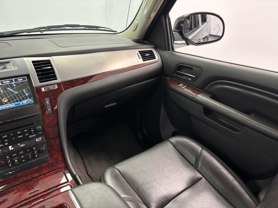 2013 Cadillac Escalade EXT AWD 4dr Luxury, available for sale in Elizabeth, New Jersey | Dream Auto Group. Elizabeth, New Jersey 2013 Cadillac Escalade EXT AWD 4dr Luxury, available for sale in Elizabeth, New Jersey | Dream Auto Group. Elizabeth, New Jersey