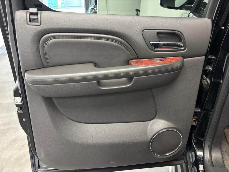 2013 Cadillac Escalade EXT AWD 4dr Luxury, available for sale in Elizabeth, New Jersey | Dream Auto Group. Elizabeth, New Jersey 2013 Cadillac Escalade EXT AWD 4dr Luxury, available for sale in Elizabeth, New Jersey | Dream Auto Group. Elizabeth, New Jersey