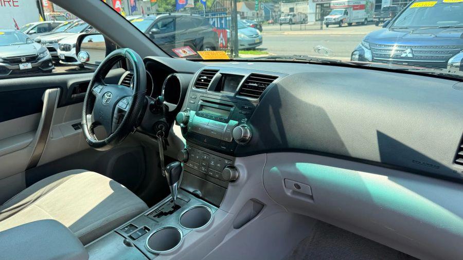 2009 Toyota Highlander Sport SUV 4D, available for sale in Linden, New Jersey | Route 27 Auto Mall. Linden, New Jersey 2009 Toyota Highlander Sport SUV 4D, available for sale in Linden, New Jersey | Route 27 Auto Mall. Linden, New Jersey