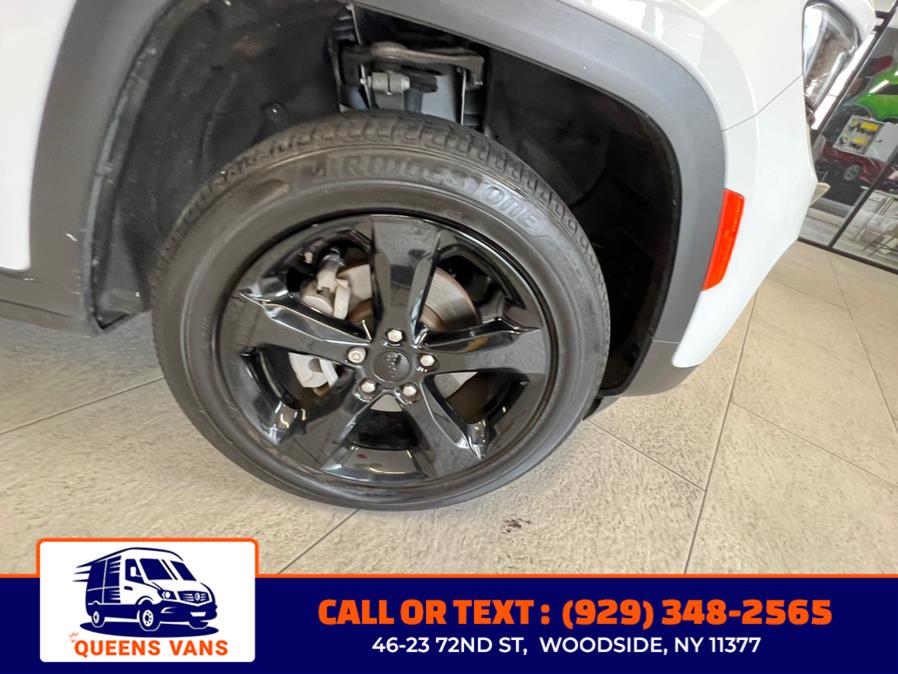2023 Jeep Grand Cherokee Altitude 4x4, available for sale in Woodside, New York | Queens Vans LLC. Woodside, New York 2023 Jeep Grand Cherokee Altitude 4x4, available for sale in Woodside, New York | Queens Vans LLC. Woodside, New York