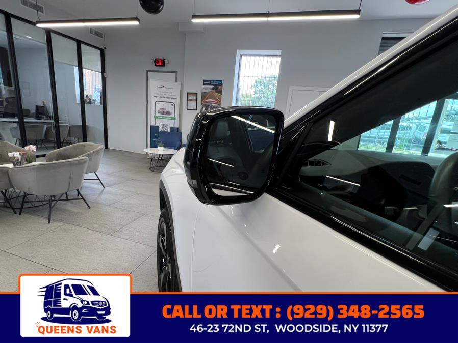 2023 Jeep Grand Cherokee Altitude 4x4, available for sale in Woodside, New York | Queens Vans LLC. Woodside, New York 2023 Jeep Grand Cherokee Altitude 4x4, available for sale in Woodside, New York | Queens Vans LLC. Woodside, New York