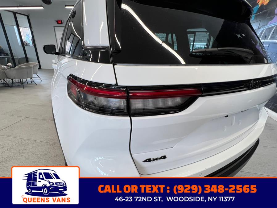 2023 Jeep Grand Cherokee Altitude 4x4, available for sale in Woodside, New York | Queens Vans LLC. Woodside, New York 2023 Jeep Grand Cherokee Altitude 4x4, available for sale in Woodside, New York | Queens Vans LLC. Woodside, New York