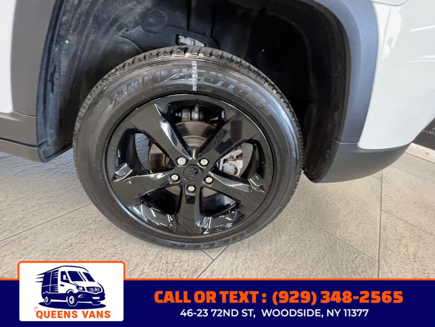 2023 Jeep Grand Cherokee Altitude 4x4, available for sale in Woodside, New York | Queens Vans LLC. Woodside, New York 2023 Jeep Grand Cherokee Altitude 4x4, available for sale in Woodside, New York | Queens Vans LLC. Woodside, New York