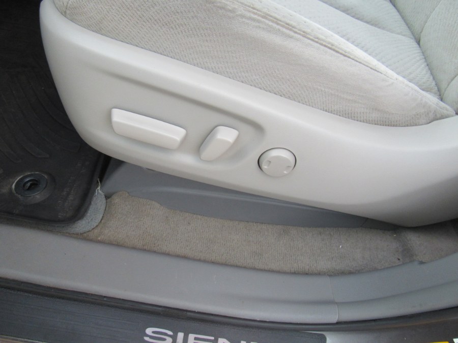 2013 Toyota Sienna LE, available for sale in Worcester, Massachusetts | Hilario's Auto Sales Inc.. Worcester, Massachusetts 2013 Toyota Sienna LE, available for sale in Worcester, Massachusetts | Hilario's Auto Sales Inc.. Worcester, Massachusetts