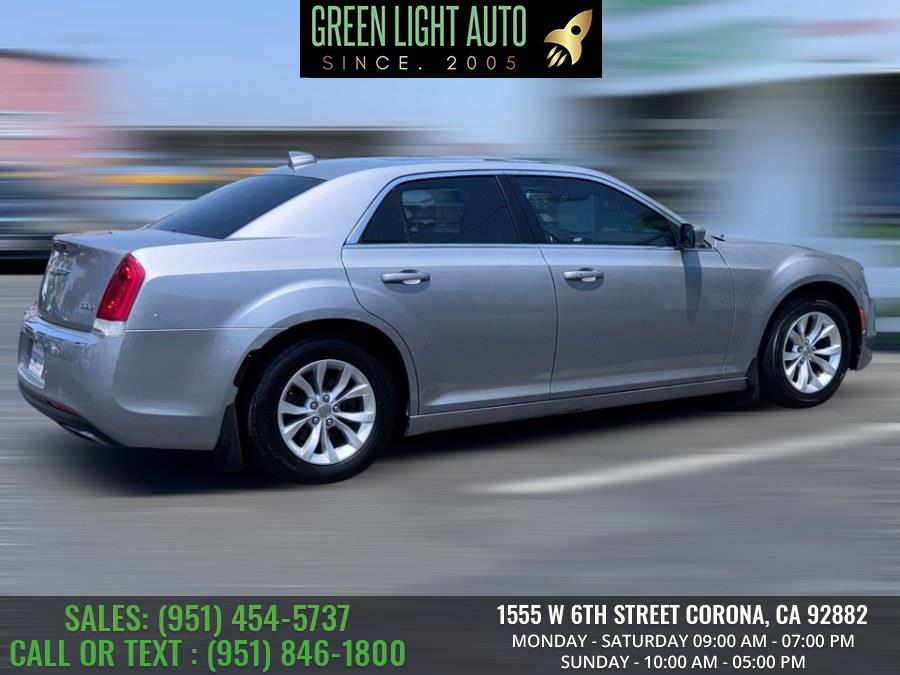 2016 Chrysler 300 4dr Sdn Limited RWD, available for sale in Corona, California | Green Light Auto. Corona, California 2016 Chrysler 300 4dr Sdn Limited RWD, available for sale in Corona, California | Green Light Auto. Corona, California