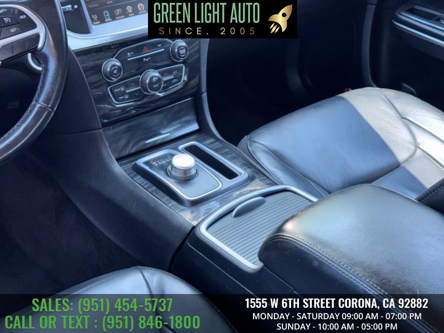 2016 Chrysler 300 4dr Sdn Limited RWD, available for sale in Corona, California | Green Light Auto. Corona, California 2016 Chrysler 300 4dr Sdn Limited RWD, available for sale in Corona, California | Green Light Auto. Corona, California