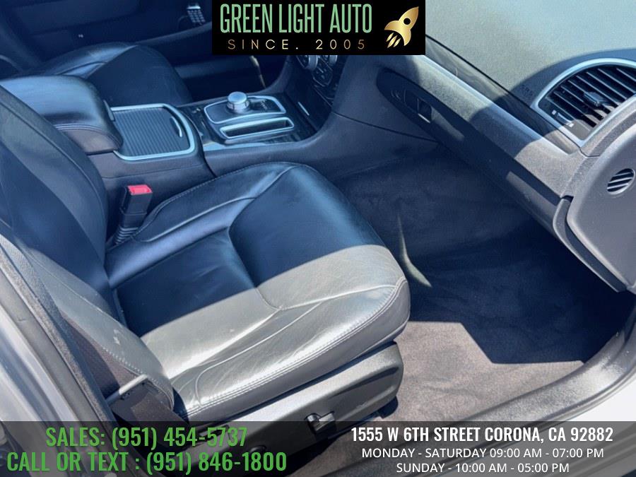 2016 Chrysler 300 4dr Sdn Limited RWD, available for sale in Corona, California | Green Light Auto. Corona, California 2016 Chrysler 300 4dr Sdn Limited RWD, available for sale in Corona, California | Green Light Auto. Corona, California