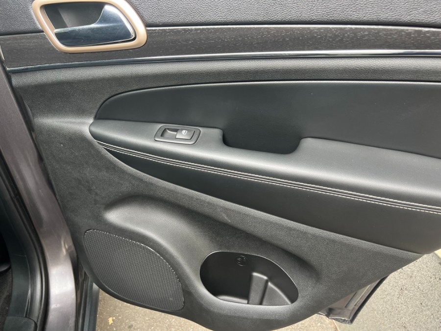 2015 Jeep Grand Cherokee 4WD 4dr Limited, available for sale in Bristol, Connecticut | Bristol Auto Center LLC. Bristol, Connecticut 2015 Jeep Grand Cherokee 4WD 4dr Limited, available for sale in Bristol, Connecticut | Bristol Auto Center LLC. Bristol, Connecticut